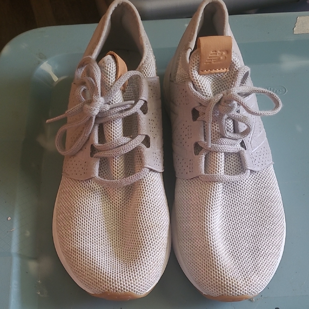 New Balance Women's Light Gray Sneakers